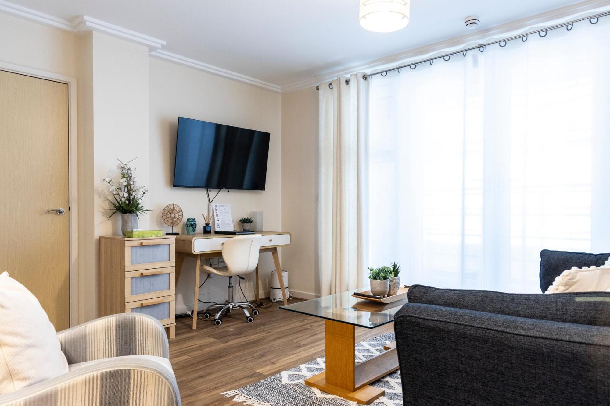 Oakdale Apartments Woking Bagian luar foto